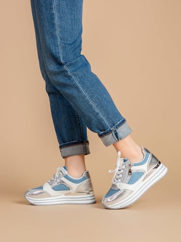 Foreverfolie Sneakersy w kolorze srebrno-biało-niebieskim