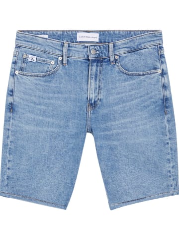 Calvin Klein Szorty dżinsowe w kolorze błękitnym