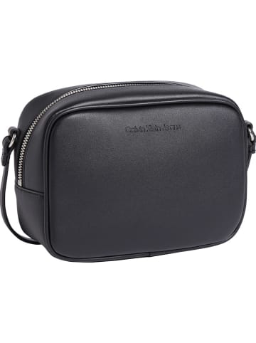 Calvin Klein Umhängetasche in Schwarz - (B)18 x (H)12 x (T)7,5 cm
