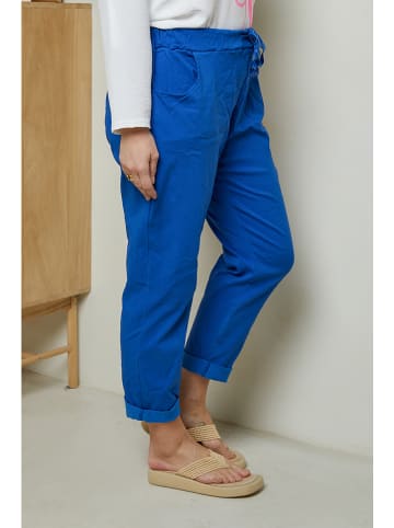 Curvy Lady Spodnie w kolorze niebieskim
