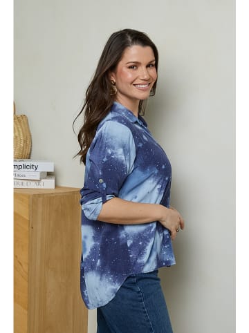 Curvy Lady Bluzka w kolorze niebieskim