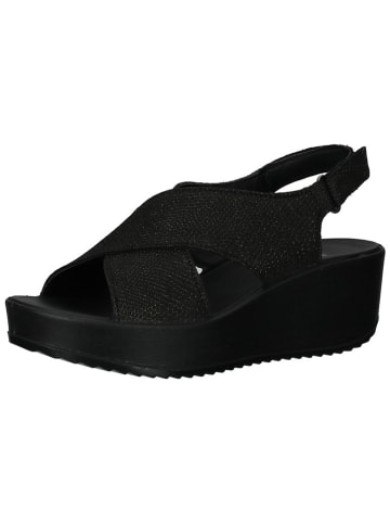 Imac Skórzane sandały w kolorze czarnym na koturnie