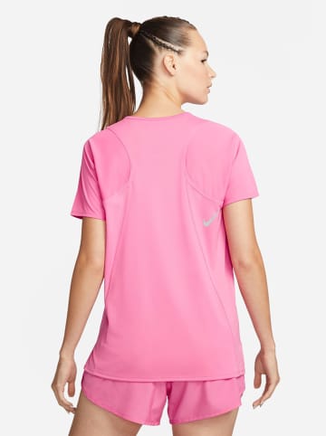 Nike Koszulka w kolorze różowym do biegania