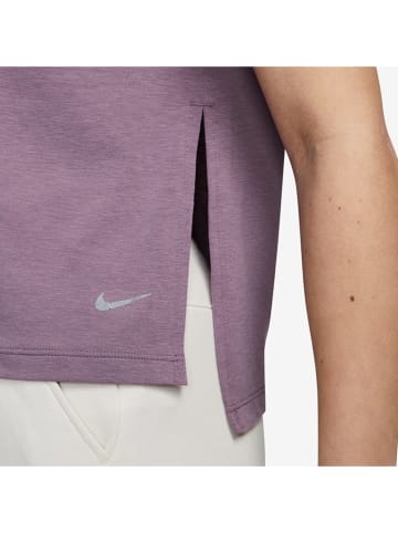 Nike Yogashirt in Lila