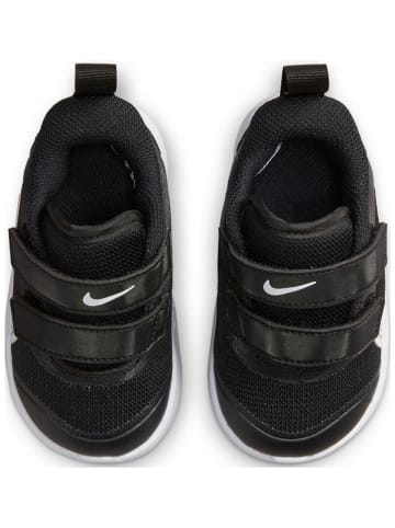 Nike Sneakers "Omni Multi-Court" in Schwarz