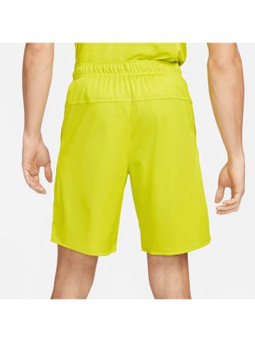 Nike Szorty sportowe w kolorze żółtym