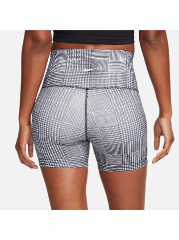 Nike Yoga-Shorts in Grau
