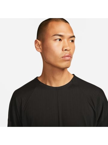 Nike Yoga-shirt zwart