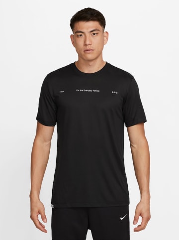 Nike Trainingsshirt in Schwarz