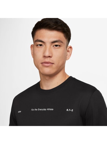 Nike Trainingsshirt in Schwarz