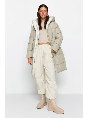 trendyol Wende-Wintermantel in Creme/ Hellgrün