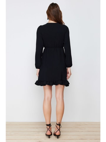 trendyol Kleid in Schwarz