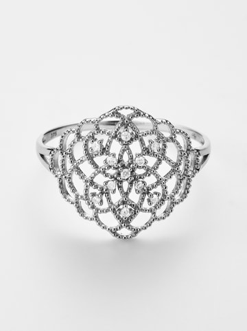 DIAMOND & CO Witgouden ring "Dentelle" met diamanten