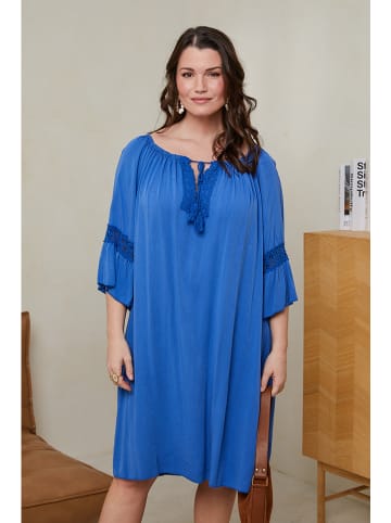 Curvy Lady Kleid in Blau
