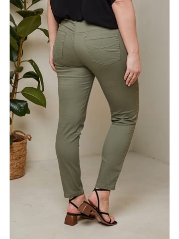 Curvy Lady Dżinsy - Slim fit - w kolorze zielonym