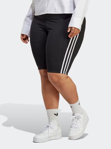 adidas Biker-Shorts in Schwarz