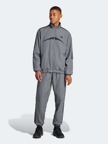 adidas 2tlg. Outfit: Trainingsanzug in Grau