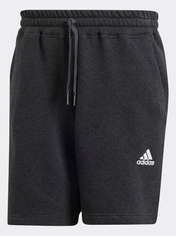adidas Sweatshorts in Schwarz