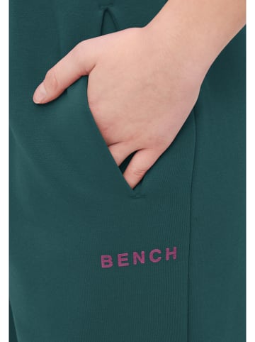 Bench Spodnie dresowe "Mayanne" w kolorze zielonym