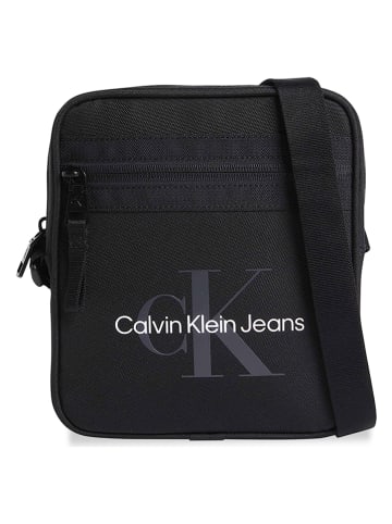 Calvin Klein Umhängetasche in Schwarz - (B)19 x (H)22 x (T)4 cm