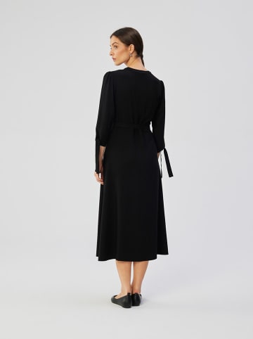 Stylove Kleid in Schwarz