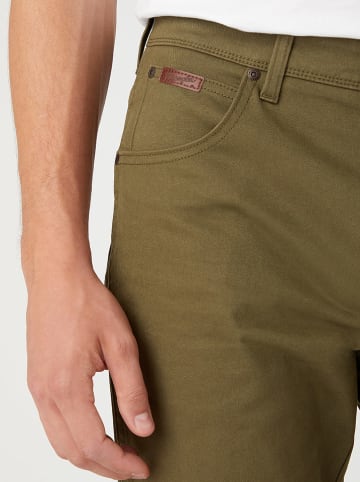 Wrangler Hose in Oliv