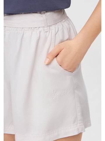 Bench Shorts "Mildred" in Weiß