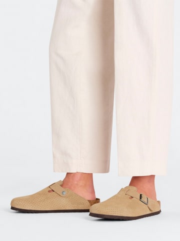 Birkenstock Skórzane chodaki "Boston" w kolorze beżowym