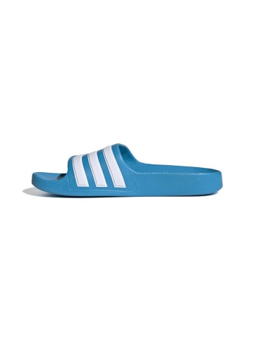 adidas Pantoletten in Blau