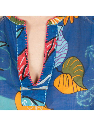 Isla Bonita by SIGRIS Kaftan w kolorze niebieskim ze wzorem