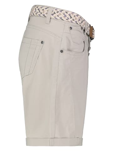 Sublevel Bermudas in Creme