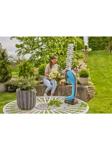 Gardena Akku-Gras- und Strauchschere "PowerCut 20/18V P4A solo" in Hellblau