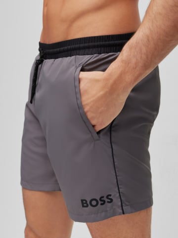 Hugo Boss Szorty kąpielowe w kolorze szarym