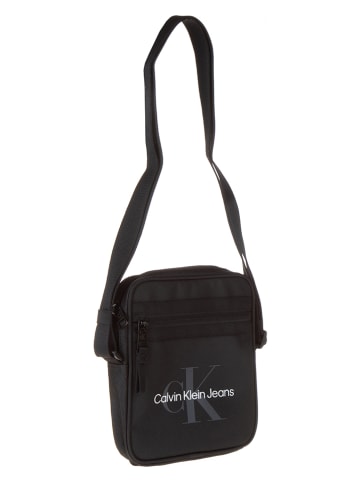 Calvin Klein Umhängetasche in Schwarz - (L)21 x (B)18 x (T)4 cm