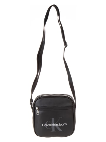 Calvin Klein Umhängetasche in Schwarz - (L)18 x (B)18 x (T)7 cm