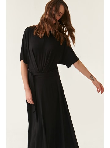 TATUUM Kleid in Schwarz