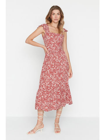 trendyol Kleid in Rot/ Creme