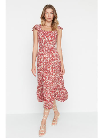 trendyol Kleid in Rot/ Creme