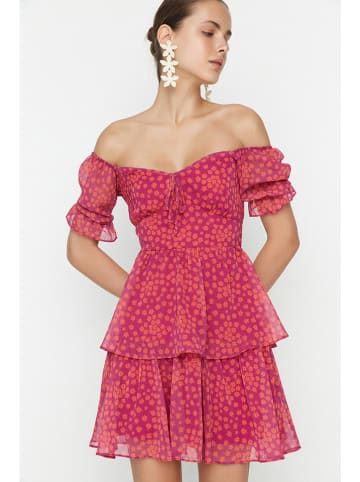 trendyol Kleid in Pink/ Orange