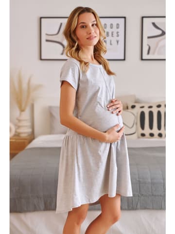 Doctor Nap Ciążowa koszula nocna w kolorze jasnoszarym