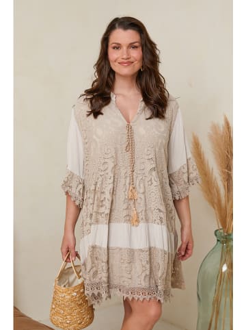 Curvy Lady Kleid in Beige
