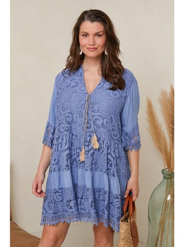 Curvy Lady Kleid in Hellblau