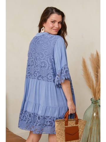 Curvy Lady Kleid in Hellblau