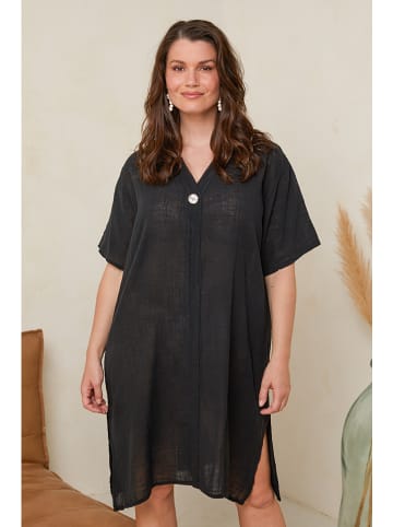 Curvy Lady Kleid in Schwarz