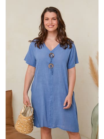 Curvy Lady Kleid in Hellblau