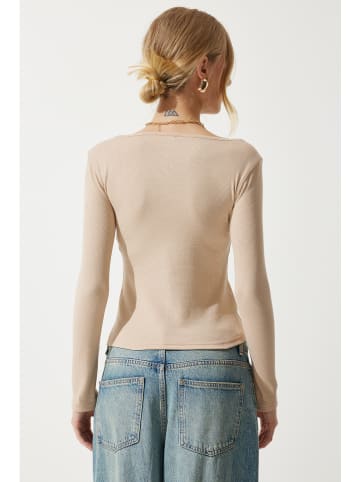 trendyol Longsleeve in Beige