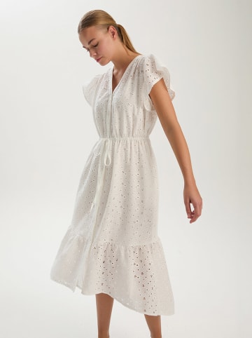 BGN Kleid in Creme