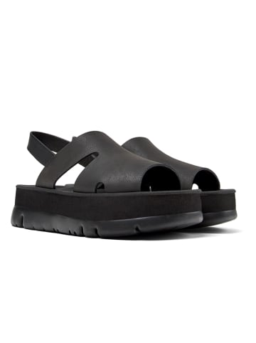 Camper Skórzane sandały w kolorze czarnym na obcasie