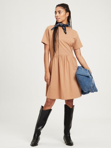 Cross Jeans Kleid in Hellbraun