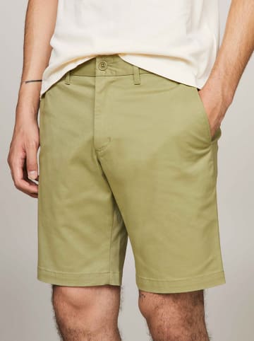 Tommy Hilfiger Shorts in Oliv